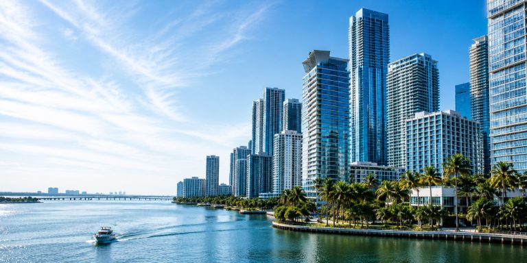 Derecho de alquiler y propiedad inmobiliario